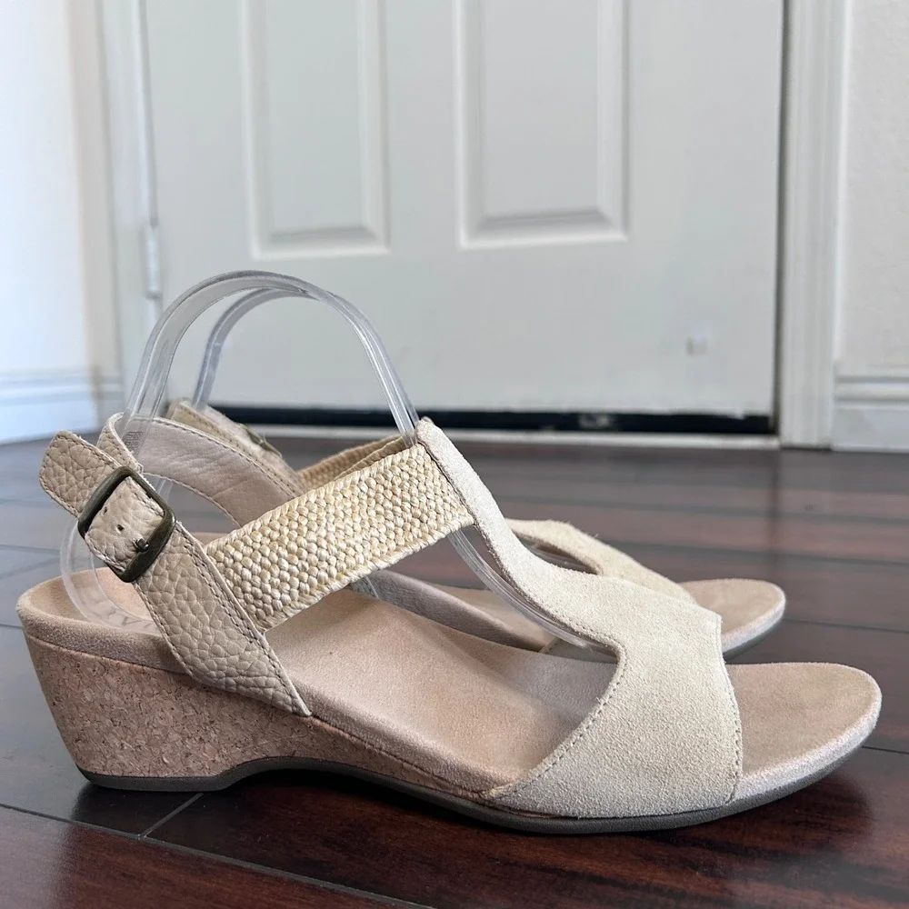 NWOB Vionic‎ Kaytie Women's Cork Wedge Sandal in Semolina size 11 Comfort Casual